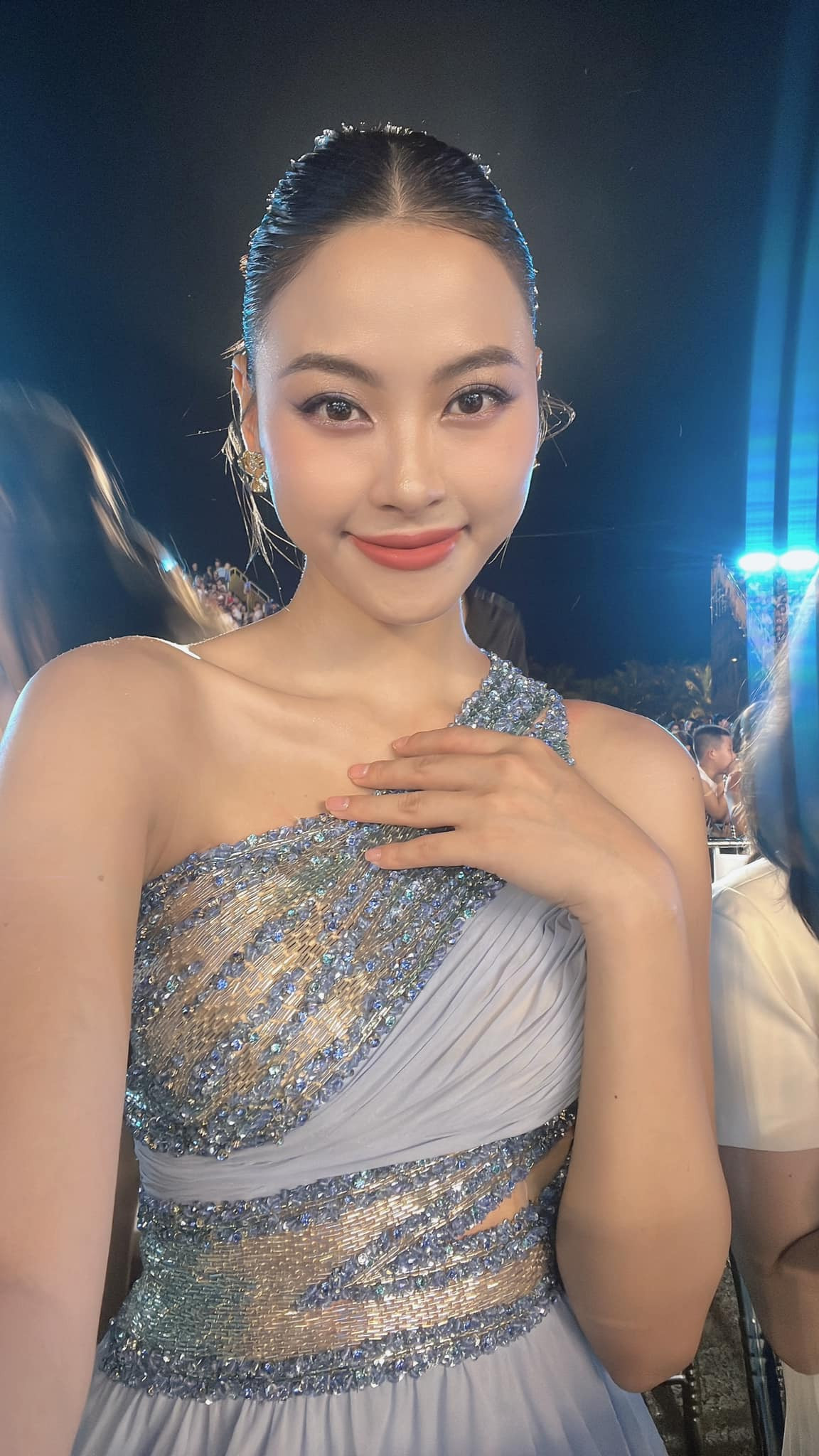 Đào Thị Hà và bố mẹ tới cổ vũ em gái Đào Thị Hiền trong đêm chung kết.