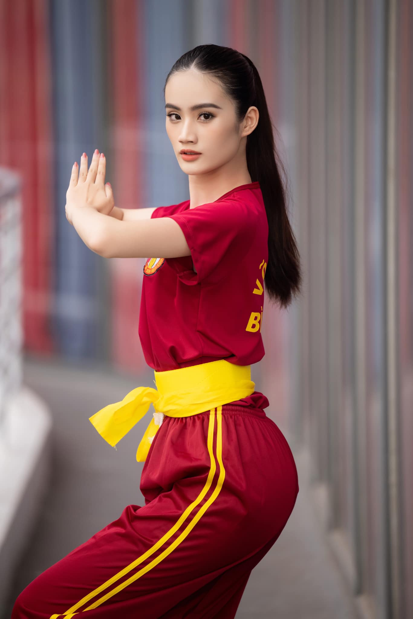 Là người con gái Bình Định, Ý Nhi yêu thích tìm hiểu môn võ truyền thống.