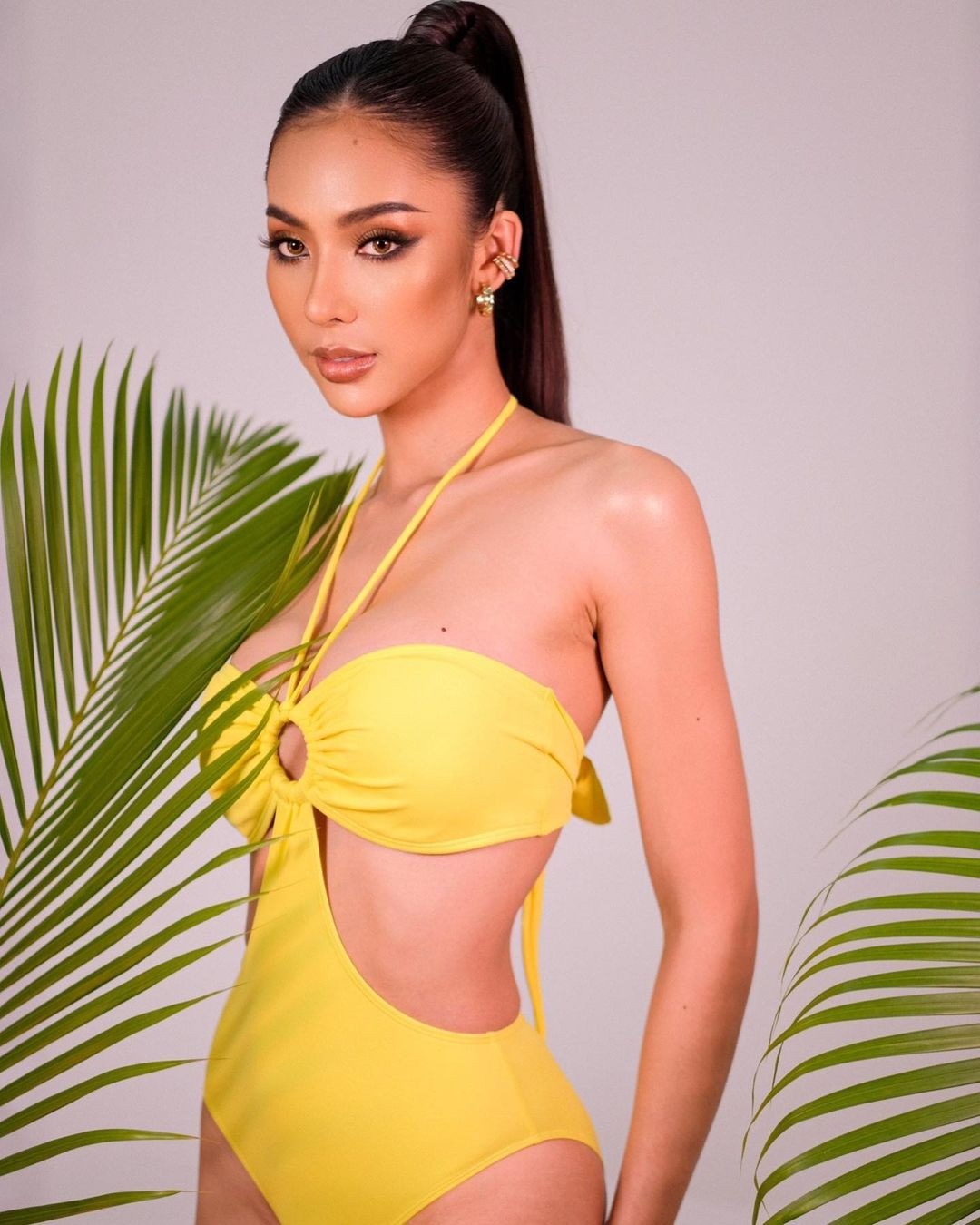 Trước đó, Phaimany Lathsabanthao cũng từng 2 lần tham dự cuộc thi Hoa hậu Lào. Cô đạt giải Người đẹp ăn ảnh vào năm 2018 và vào top 15 vào năm 2021.