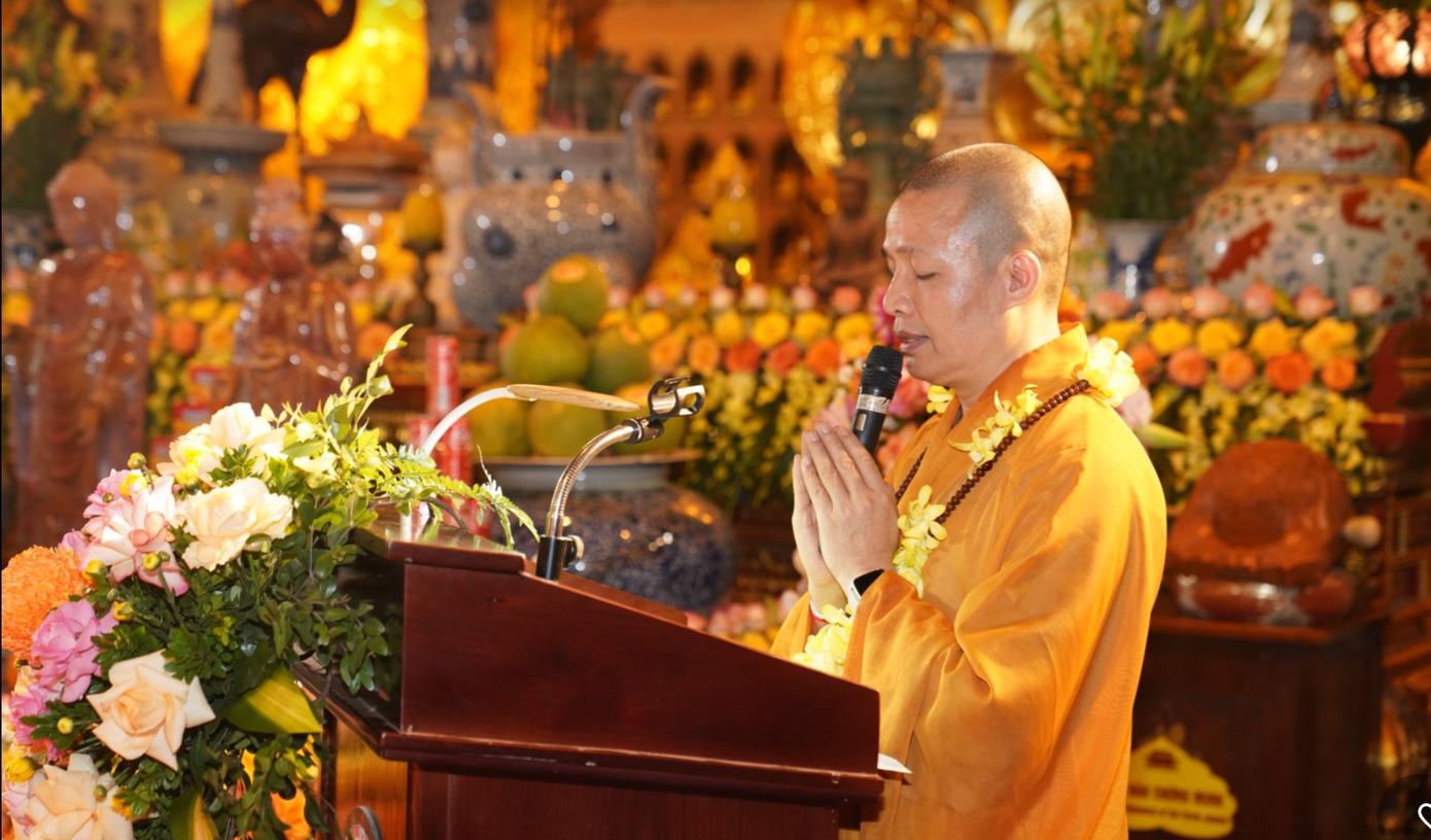 Hoà thượng Thích Minh Quang phát biểu tại lễ đón cây bồ đề. Hoà thượng Thích Minh Quang phát biểu tại lễ đón cây bồ đề.