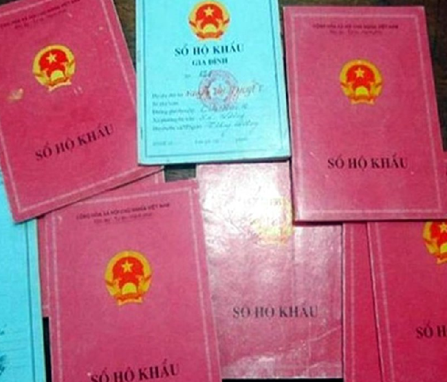 Hộ khẩu giấy không còn giá trị sử dụng. Hộ khẩu giấy không còn giá trị sử dụng.