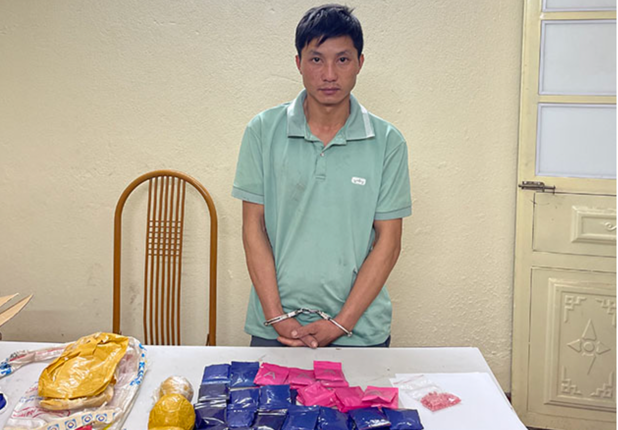 Kỷ tại cơ quan công an.