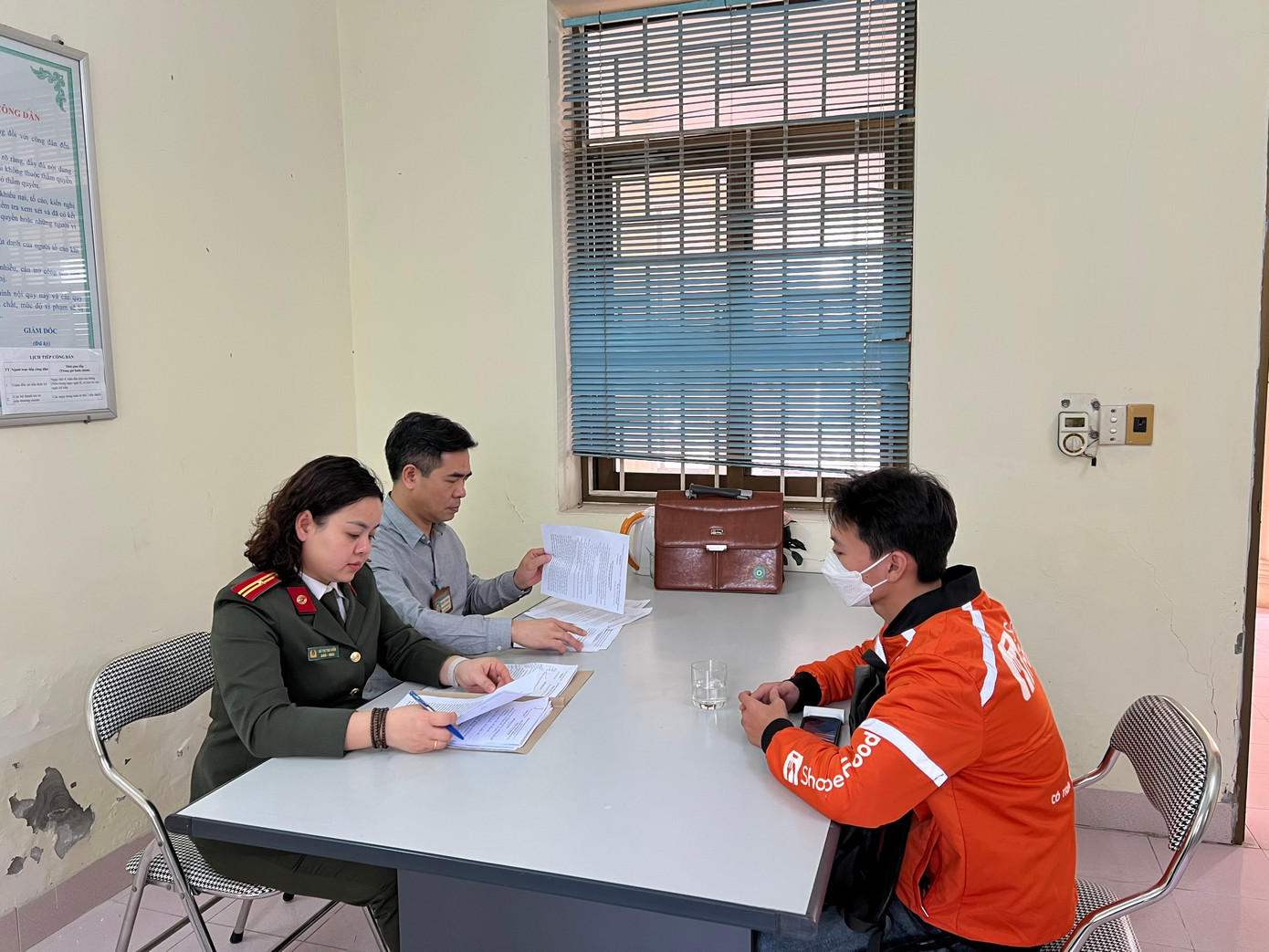 T.C.M tại cơ quan công an. T.C.M tại cơ quan công an.