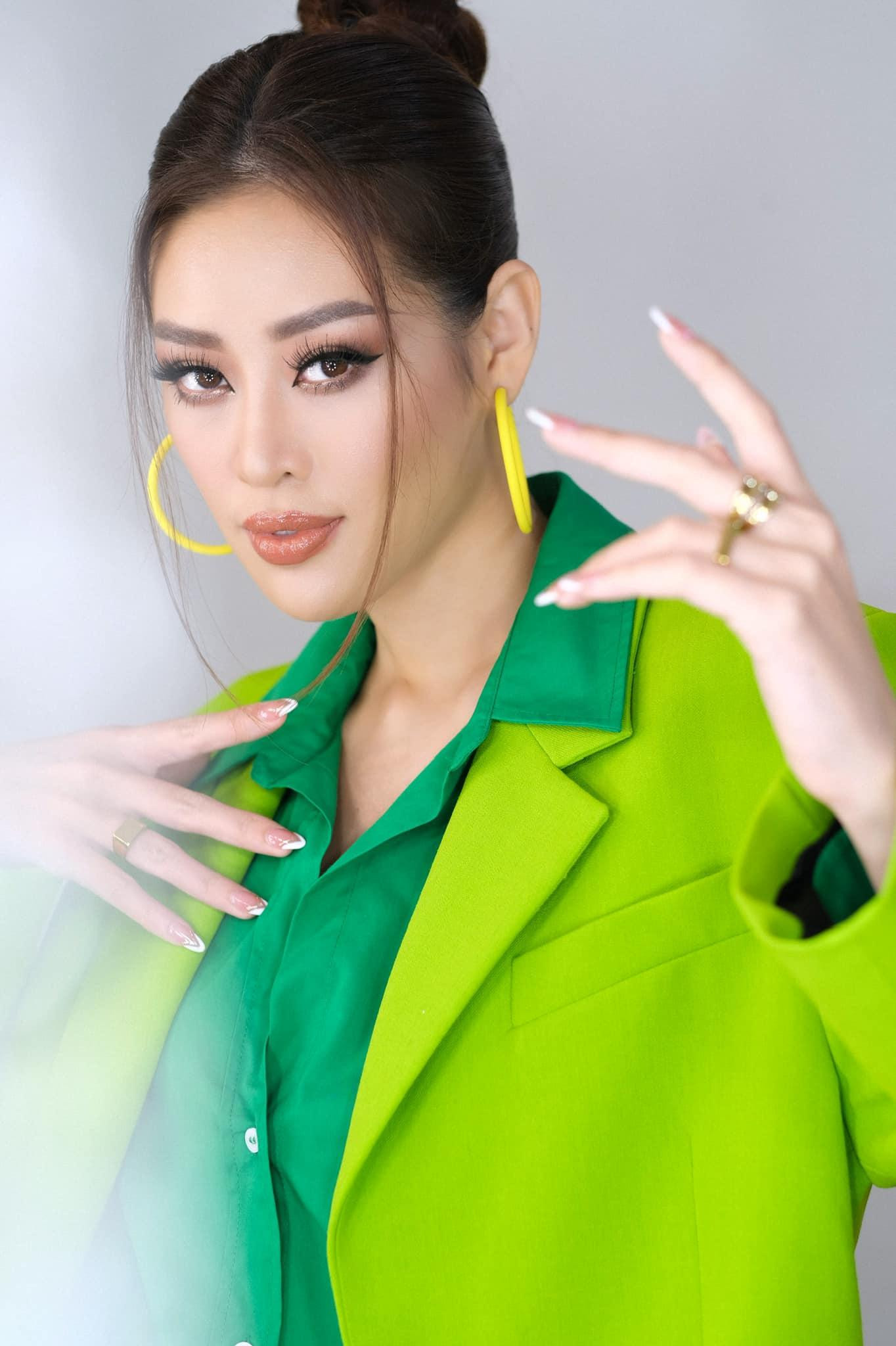 Người đẹp gây ấn tượng với phong cách cực 'ngầu' và cá tính.