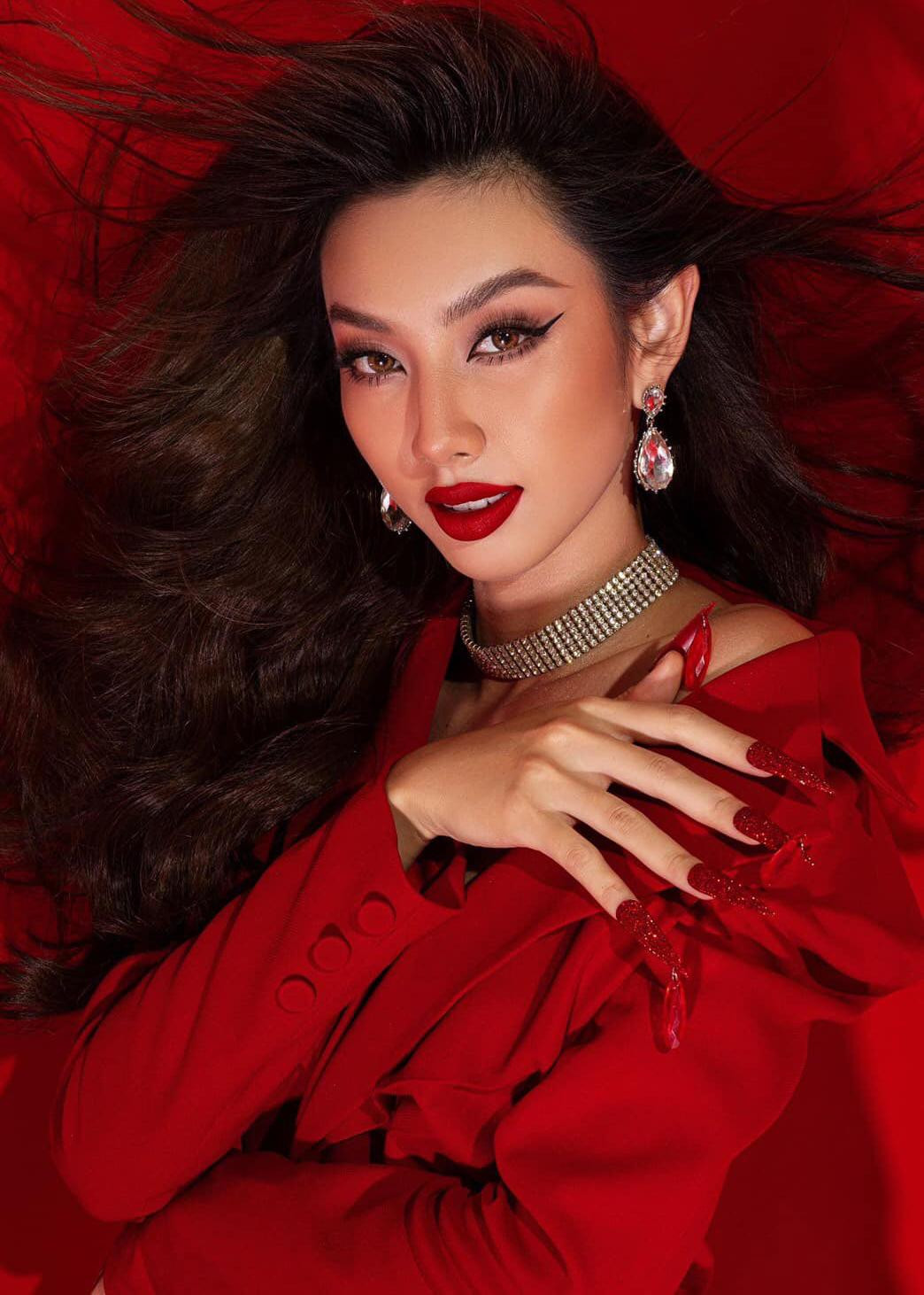 Nhan sắc kiêu sa, lộng lẫy của Thuỳ Tiên khiến fans trầm trồ. Nhan sắc kiêu sa, lộng lẫy của Thuỳ Tiên khiến fans trầm trồ.