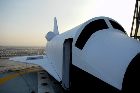 Nhìn từ bên hông mô hình