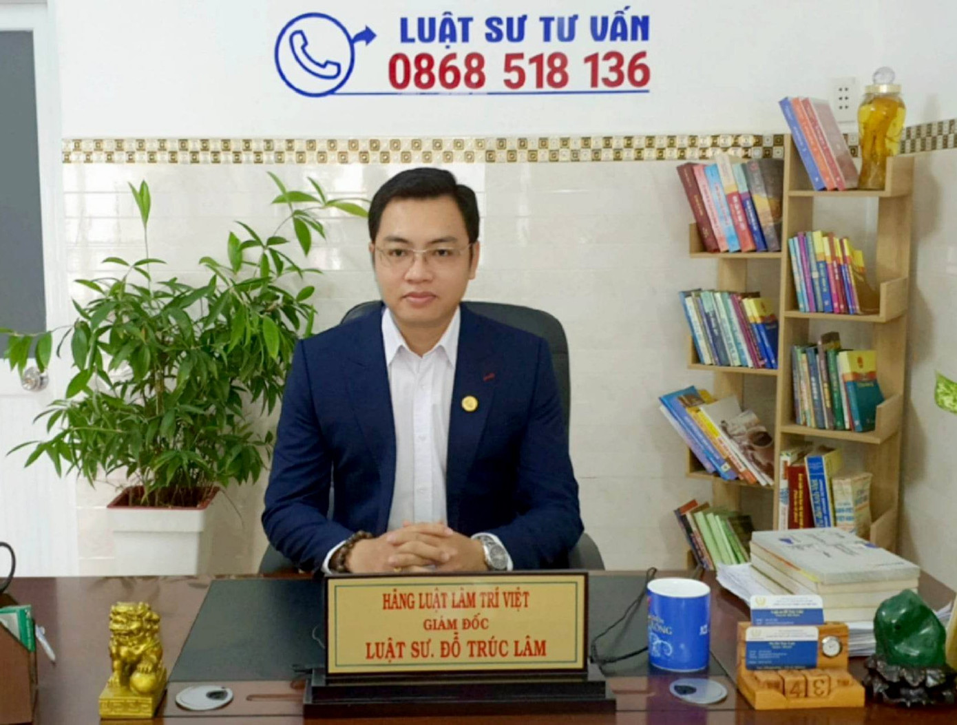 Luật sư Đỗ Trúc Lâm cho rằng, các cơ quan có thẩm quyền cần phải vào cuộc làm rõ nguyên nhân vì sao con bò bị tuột dây chạy rông ngoài đường dẫn đến sự việc húc cụ bà tử vong. Luật sư Đỗ Trúc Lâm cho rằng, các cơ quan có thẩm quyền cần phải vào cuộc làm rõ nguyên nhân vì sao con bò bị tuột dây chạy rông ngoài đường dẫn đến sự việc húc cụ bà tử vong.