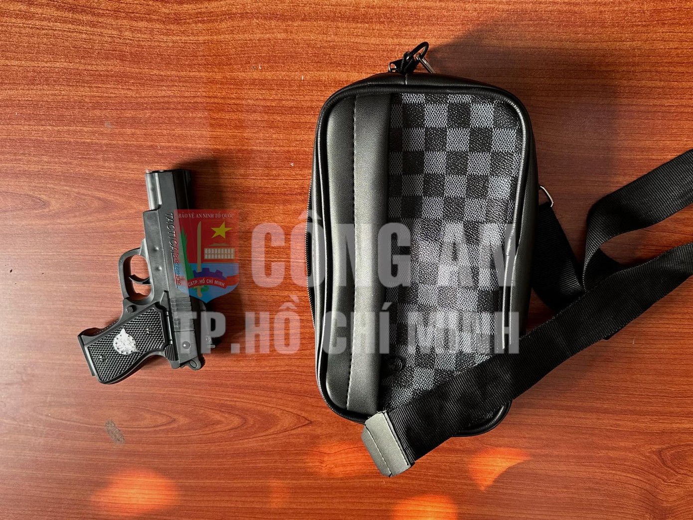 Tang vật trong vụ án. Ảnh: Công an TPHCM Tang vật trong vụ án. Ảnh: Công an TPHCM