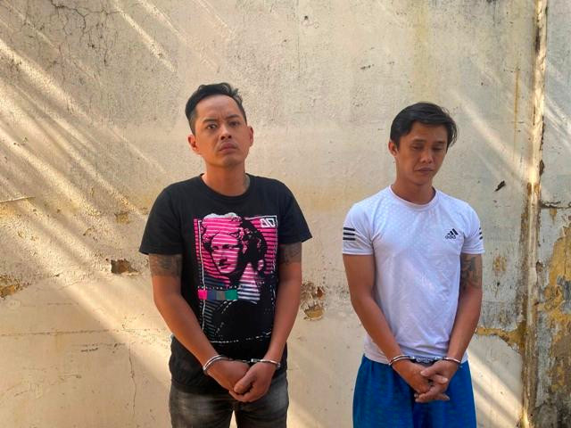 Trương Minh Thiện (áo đen) và Trương Vĩnh Xương (áo trắng). Ảnh: Công an TPHCM Trương Minh Thiện (áo đen) và Trương Vĩnh Xương (áo trắng). Ảnh: Công an TPHCM