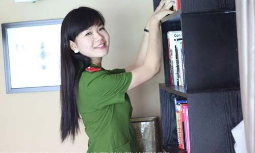 Mới đây, Phương Nhung xuất hiện trong bộ phim Chạm tay vào nỗi nhớ của đạo diễn Vũ Hồng Sơn với vai Thuỳ Linh - nữ sinh viên cảnh sát của Học viện. Nhung cho biết việc cô tham gia đóng phim rất tình cờ, vì biết tin đoàn phim Truyền hình Việt Nam sẽ hợp tác với Học viện để quay một bộ phim nói về đời sống sinh viên cảnh sát và chọn một số diễn viên phụ cho bộ phim là học sinh trong trường nên Nhung cũng làm liều đi casting. May mắn, Phương Nhung đã chiếm được nhiều cảm tình từ phía đoàn làm phim và cô được chọn vào vai nữ học viên xinh đẹp Thuỳ Linh