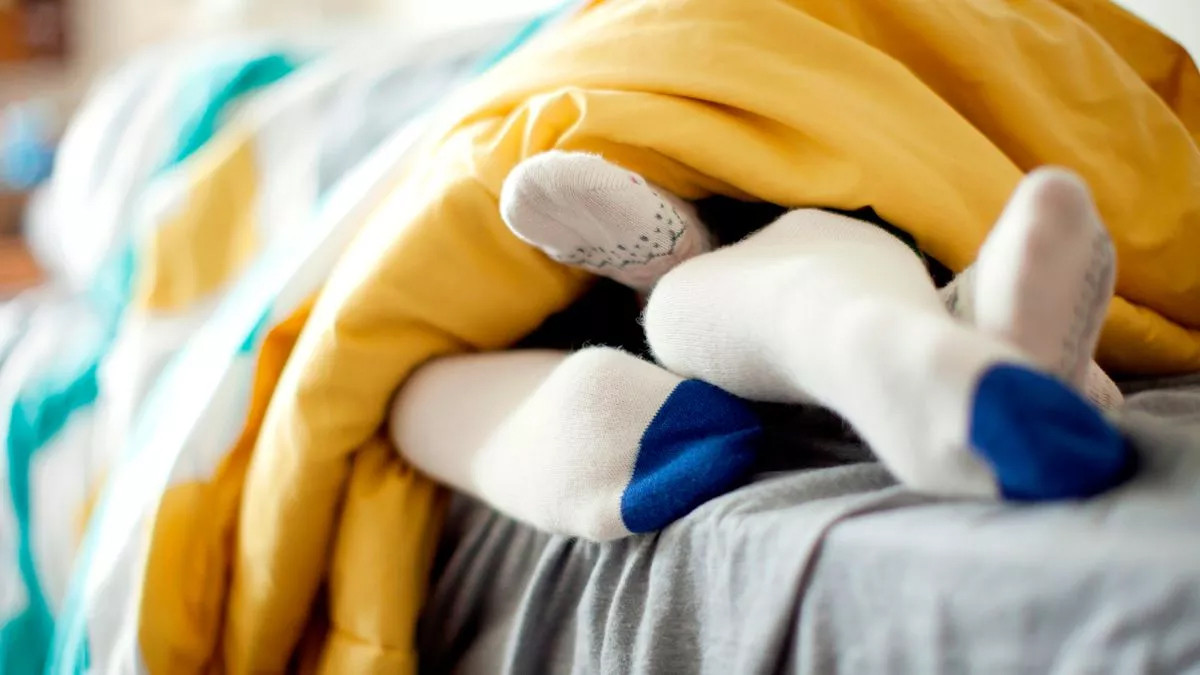 Những chiếc tất còn góp phần thúc đẩy cảm xúc cho các cặp đôi. Những chiếc tất còn góp phần thúc đẩy cảm xúc cho các cặp đôi.