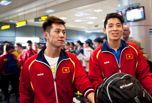 Các tuyển thủ vui mừng khi quay trở lại Việt Nam với thành tích vượt chỉ tiêu đề ra. Họ chỉ đặt mục tiêu đoạt 2-3 HC vàng, nhưng thực tế giành được tới 5 ngôi vô địch. Các tuyển thủ vui mừng khi quay trở lại Việt Nam với thành tích vượt chỉ tiêu đề ra. Họ chỉ đặt mục tiêu đoạt 2-3 HC vàng, nhưng thực tế giành được tới 5 ngôi vô địch