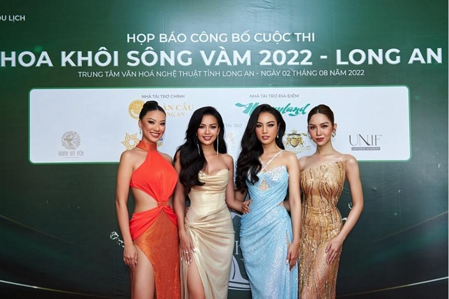 Hoa Khôi Sông Vàm hiện đang bước vào những vòng sơ tuyển đầu tiên. Hoa Khôi Sông Vàm hiện đang bước vào những vòng sơ tuyển đầu tiên.