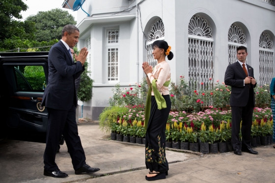 Ngày 19- 11, tổng thống Mỹ Barak Obama đã có chuyến thăm đầu tiên tới Myanmar. Ông Barack Obama chính là tổng thống Mỹ đầu tiên tới thăm quốc gia Đông Nam Á này