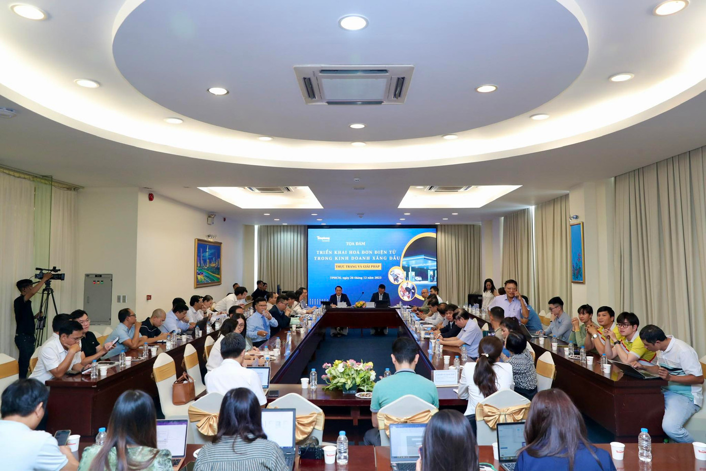 Buổi tọa đàm thu hút sự quan tâm rất lớn của các doanh nghiệp, giới chuyên gia và người tiêu dùng.