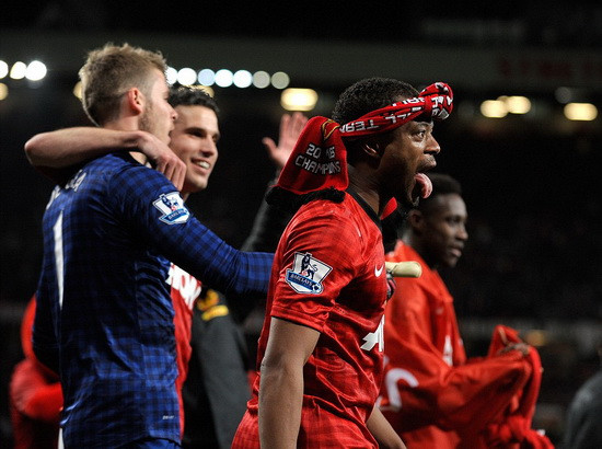 Họ cùng nhau tận hưởng chiến thắng