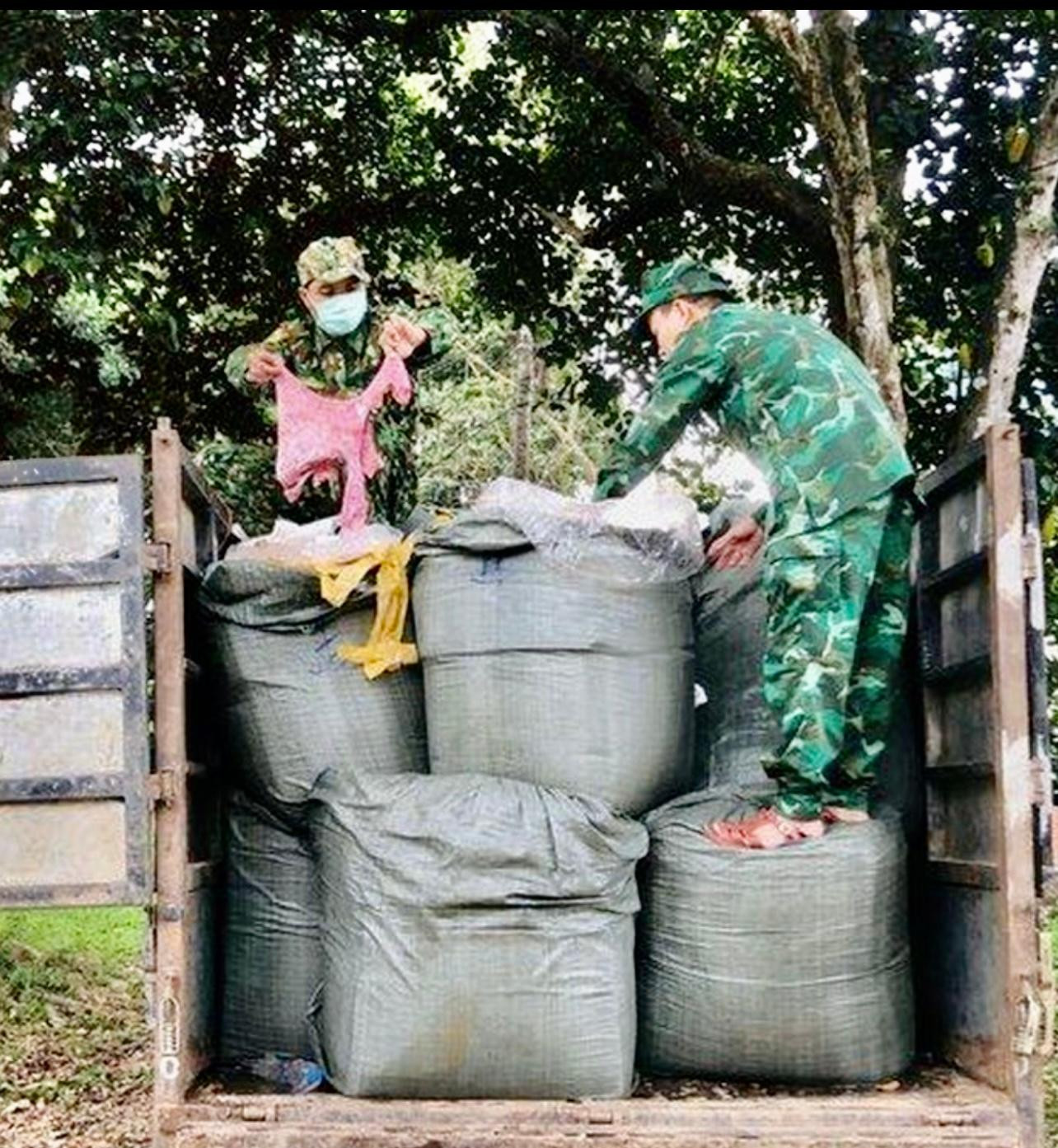 Số nội tạng động vật không rõ nguồn gốc đã bốc mùi. Ảnh: BPQT