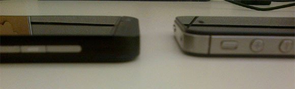 Mặt bên là các phím chức năng