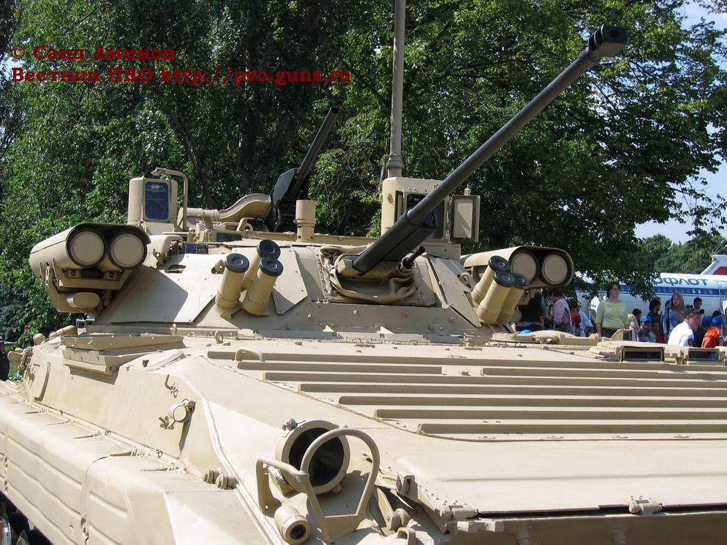 BMP-2M Berezhok với trang bị vũ khí đầy đủ, bao gồm cả 4 tên lửa chống tăng Kornet-E ở hai bên tháp pháo