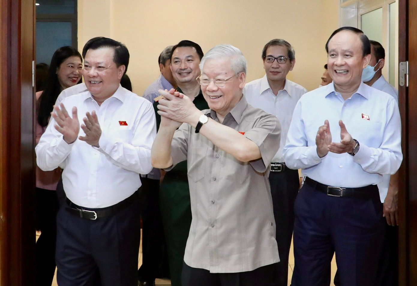 Tổng Bí thư Nguyễn Phú Trọng cùng các đại biểu Quốc hội tiếp xúc cử tri tại Hà Nội. Tổng Bí thư Nguyễn Phú Trọng cùng các đại biểu Quốc hội tiếp xúc cử tri tại Hà Nội.