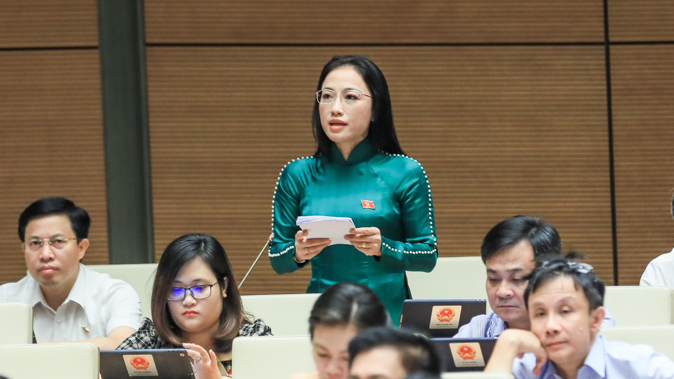 Đại biểu Quốc hội cho ý kiến về Luật Khám bệnh, chữa bệnh sửa đổi. Ảnh Như Ý Đại biểu Quốc hội cho ý kiến về Luật Khám bệnh, chữa bệnh sửa đổi. Ảnh Như Ý