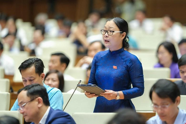 Đại biểu Nguyễn Thị Quyên Thanh (Vĩnh Long) Đại biểu Nguyễn Thị Quyên Thanh (Vĩnh Long)