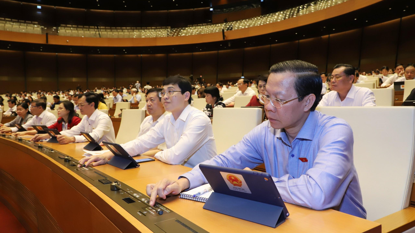 Quốc hội đã biểu quyết thông qua Nghị quyết Chương trình giám sát của Quốc hội năm 2023. Ảnh Như Ý