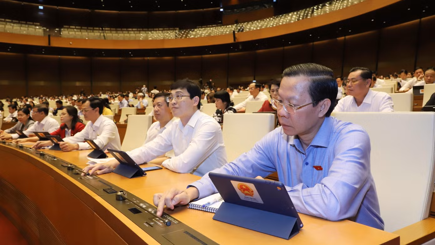 Quốc hội đã biểu quyết thông qua Nghị quyết Chương trình giám sát của Quốc hội năm 2023. Ảnh Như Ý