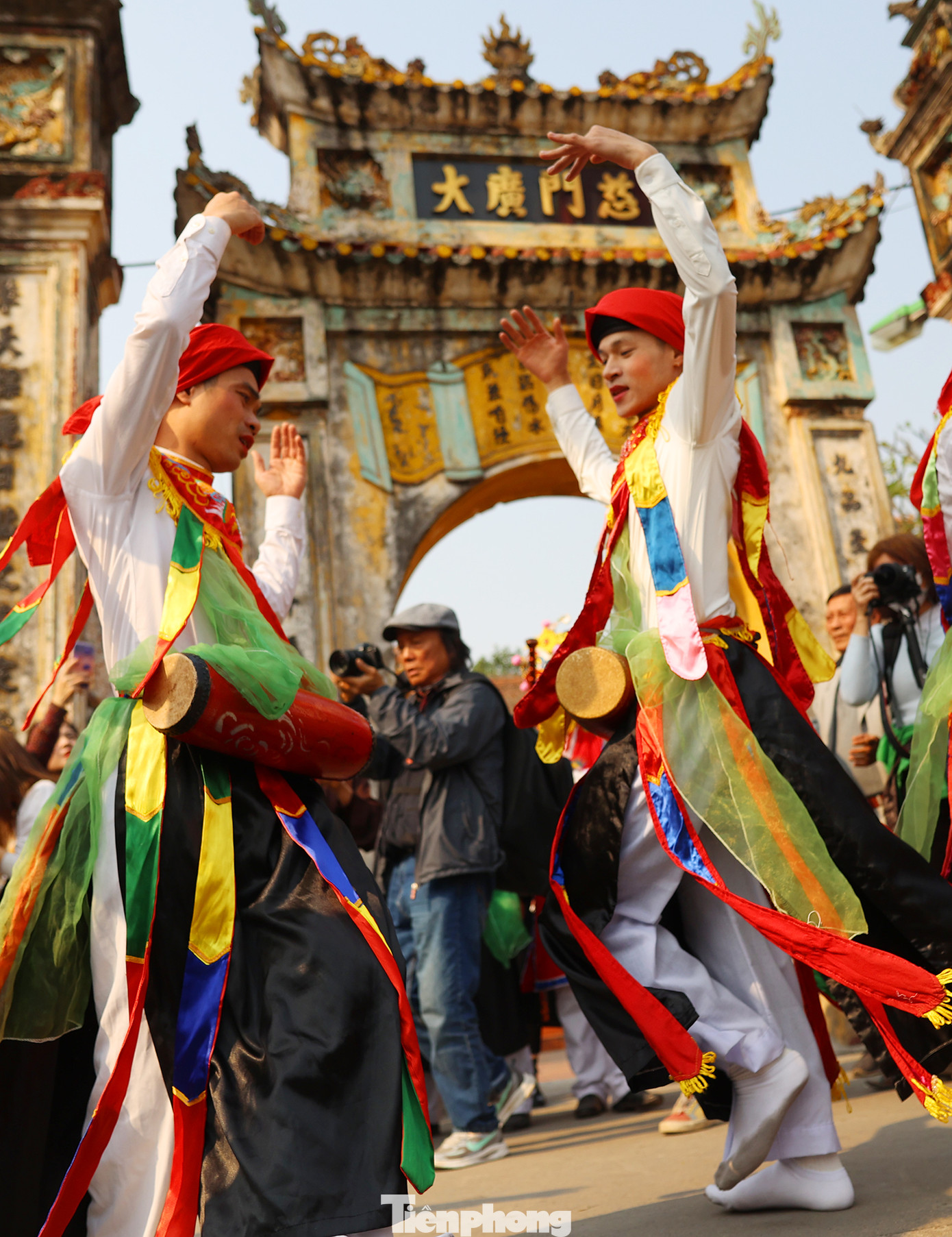 “Con đĩ đánh bồng” là một trong 10 điệu múa dân gian xưa của đất Thăng Long.