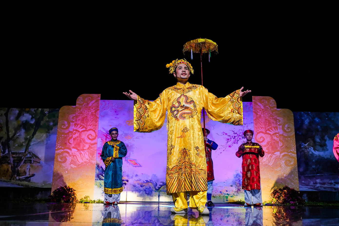 Tiết mục “Chiếu dời đô” đưa khán giả chìm vào không gian Thăng Long xưa