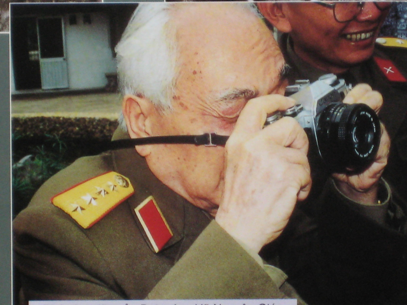 Đại tướng mê và chụp ảnh như một nghệ sĩ chuyên nghiệp