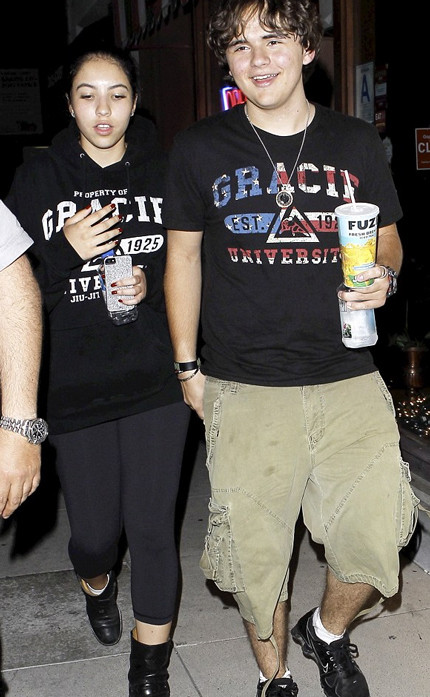 Mới 16 tuổi nhưng Prince đã hò hẹn với khá nhiều cô bạn gái cùng lớp