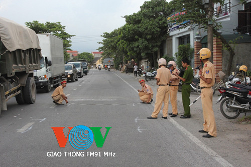 Cơ quan chức năng có mặt tại hiện trường. Cơ quan chức năng có mặt tại hiện trường