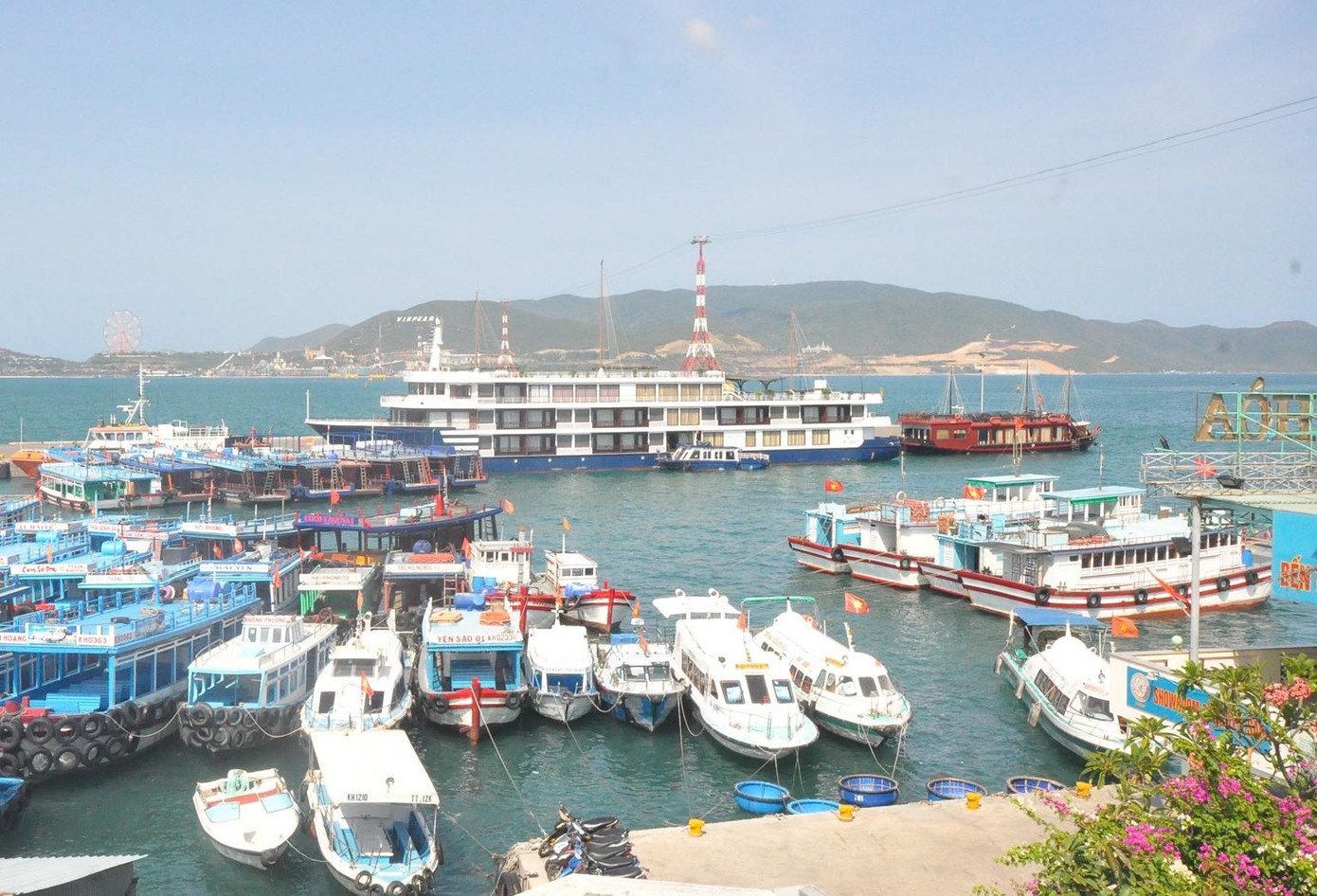 Bến tàu du lịch Cầu Đá - Nha Trang. Ảnh L.H Bến tàu du lịch Cầu Đá - Nha Trang. Ảnh L.H