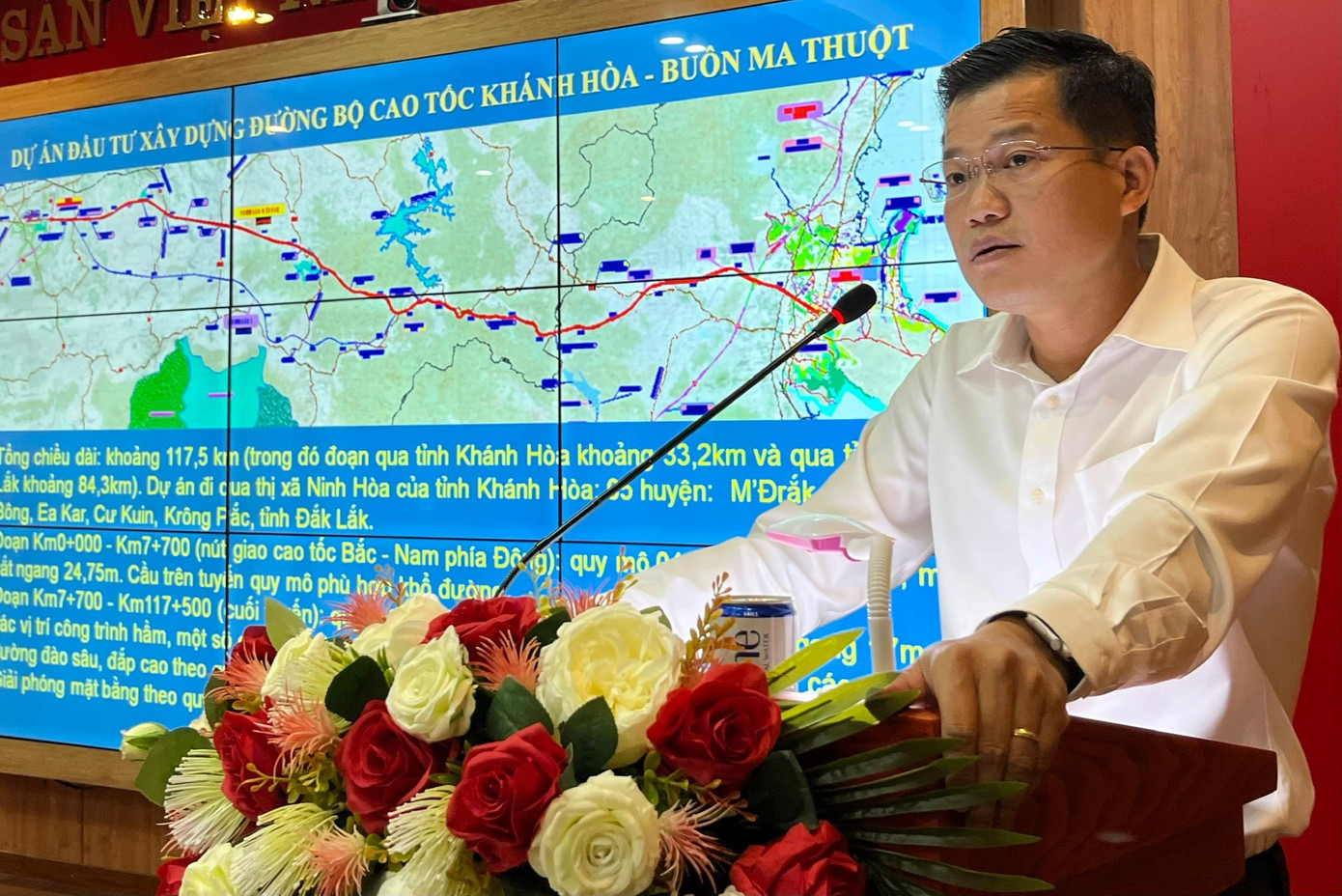 Ông Nguyễn Thanh Hiến - Phó giám đốc Sở GTVT Khánh Hoà, thông tin về dự án cao tốc Khánh Hoà - Buôn Ma Thuột. Ảnh CÔNG HOAN. Ông Nguyễn Thanh Hiến - Phó giám đốc Sở GTVT Khánh Hoà, thông tin về dự án cao tốc Khánh Hoà - Buôn Ma Thuột. Ảnh CÔNG HOAN.