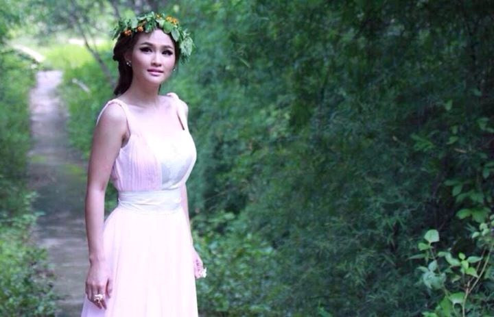  Sokun Nisa sinh ngày 1/5/1989, là một hot girl Campuchia khá nổi bật với ngoại hình xinh đẹp, khuôn mặt thanh tú 