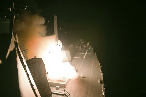 Hé lộ vai trò của tên lửa Tomahawk trong cuộc tấn công IS ảnh 1