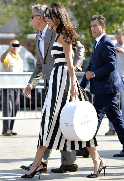Style sành điệu của vợ tài tử George Clooney ảnh 3