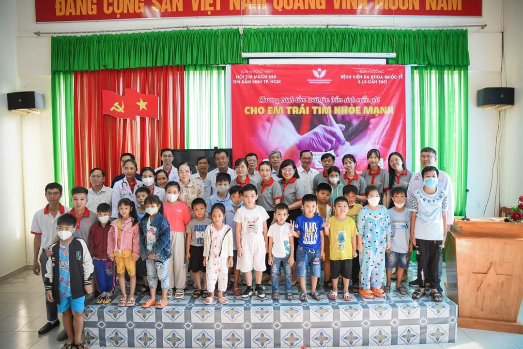 Hoạt động của quỹ từ thiện trong chương trình tầm soát tim bẩm sinh cho trẻ em tại Đồng bằng Sông Cửu Long