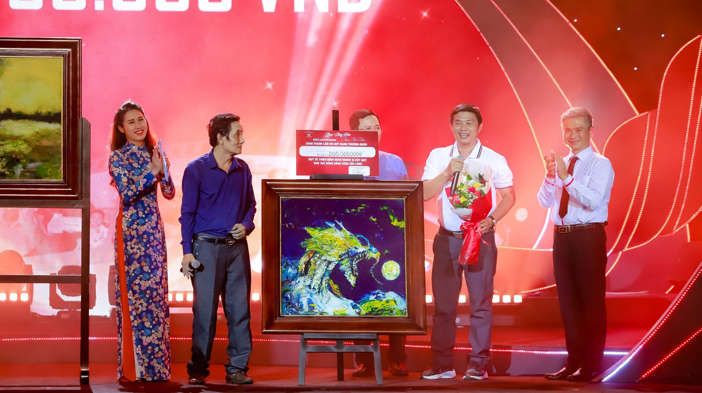 Gần 2 tỷ đồng đã được mạnh thường quân ủng hỗ quỹ giúp bệnh nhân nghèo bị đột quỵ Gần 2 tỷ đồng đã được mạnh thường quân ủng hỗ quỹ giúp bệnh nhân nghèo bị đột quỵ