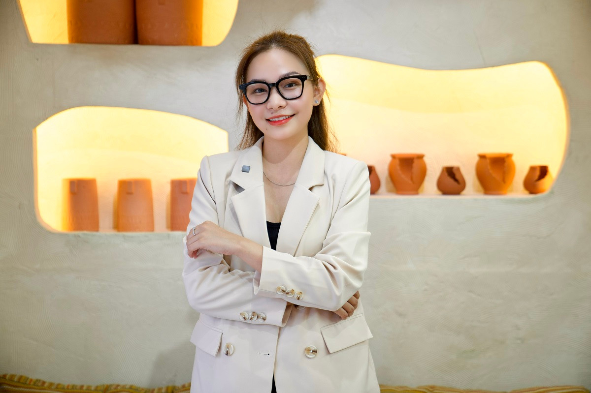 Cindy Trang chia sẻ về hành trình từ bỏ công việc làm chủ cơ sở thẩm mỹ sang làm môi giới bất động sản - Ảnh do NVCC