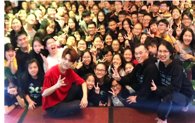 Tú Vy tại trại hè SuperTeens BootCamp cùng Dr Ernest Wong 2020