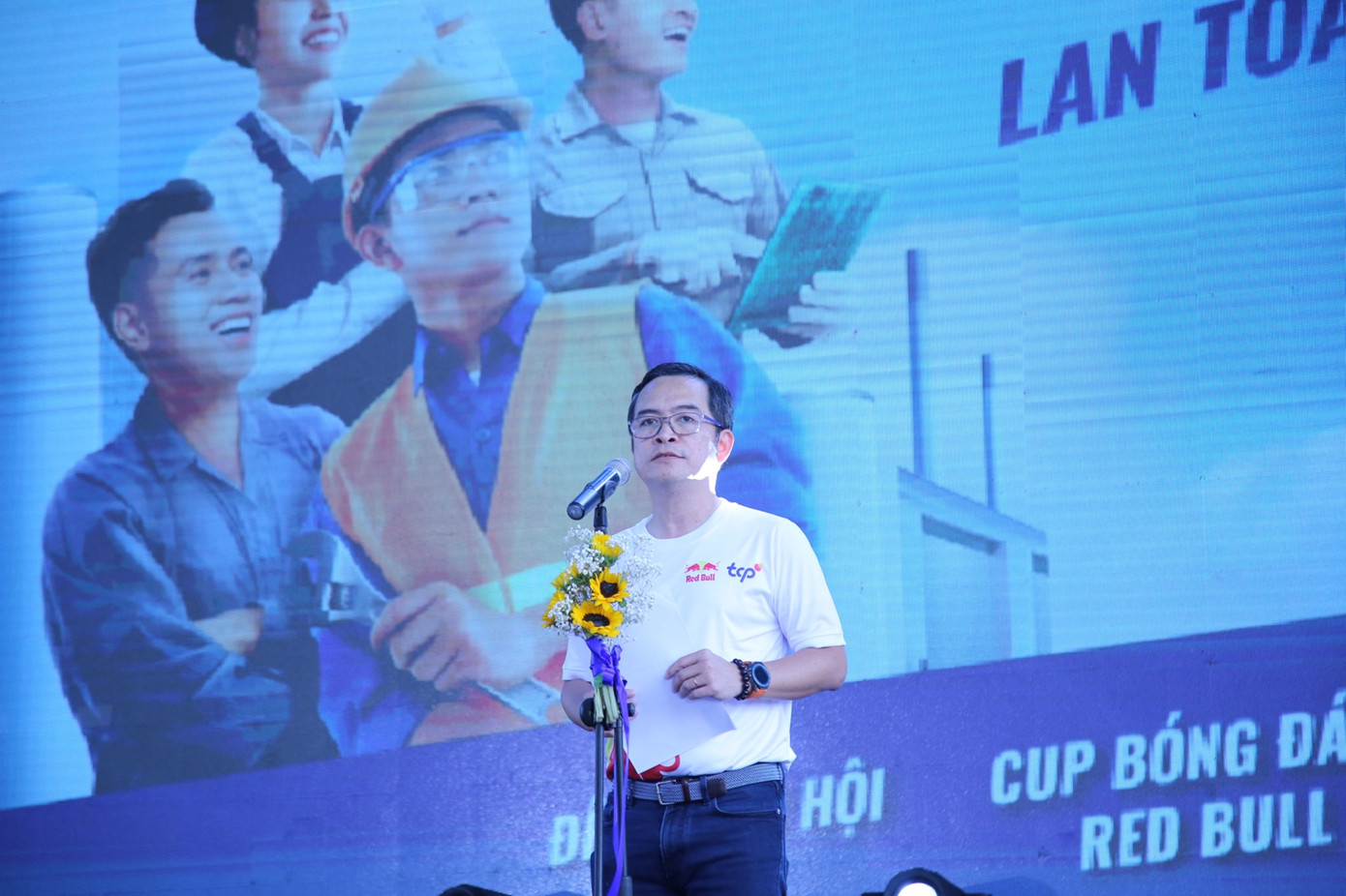 Ông Nguyễn Thanh Huân, Tổng Giám đốc TCP Việt Nam phát biểu tại Lễ khai mạc “Ngày hội Thanh niên Công nhân - Lan tỏa Năng lượng Tích cực" tại Quảng Nam Ông Nguyễn Thanh Huân, Tổng Giám đốc TCP Việt Nam phát biểu tại Lễ khai mạc “Ngày hội Thanh niên Công nhân - Lan tỏa Năng lượng Tích cực" tại Quảng Nam
