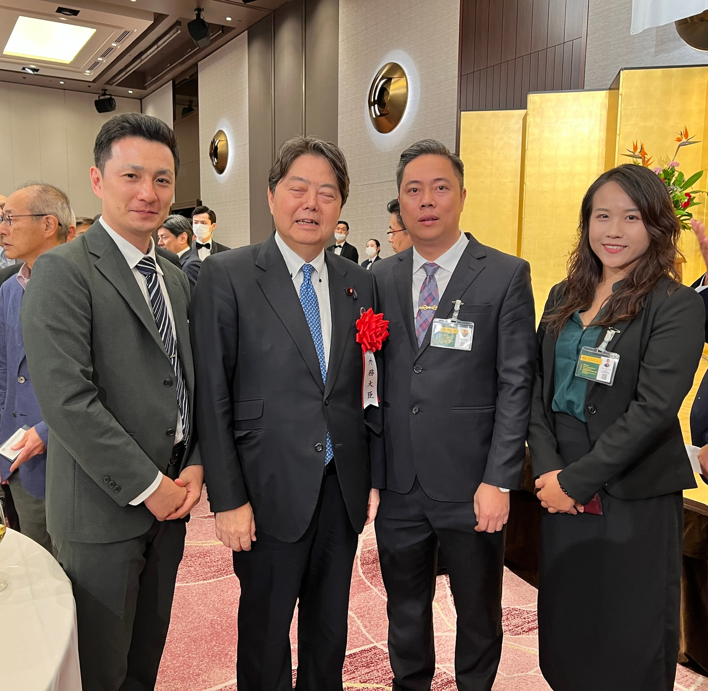 Ban Lãnh đạo Tập đoàn An Dương và ngài Hayashi Yoshimasa - Bộ trưởng Bộ Ngoại giao Nhật Bản Ban Lãnh đạo Tập đoàn An Dương và ngài Hayashi Yoshimasa - Bộ trưởng Bộ Ngoại giao Nhật Bản