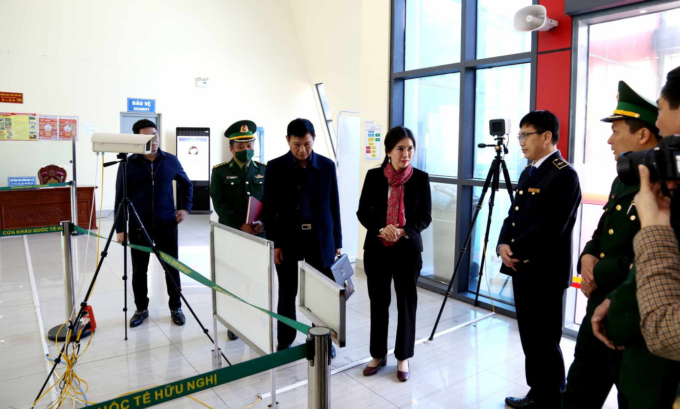 Lãnh đạo tỉnh, các sở ban ngành chức năng Lạng Sơn luôn quan tâm kiểm tra, đôn đốc công tác tại cửa khẩu .Ảnh: Duy Chiến
