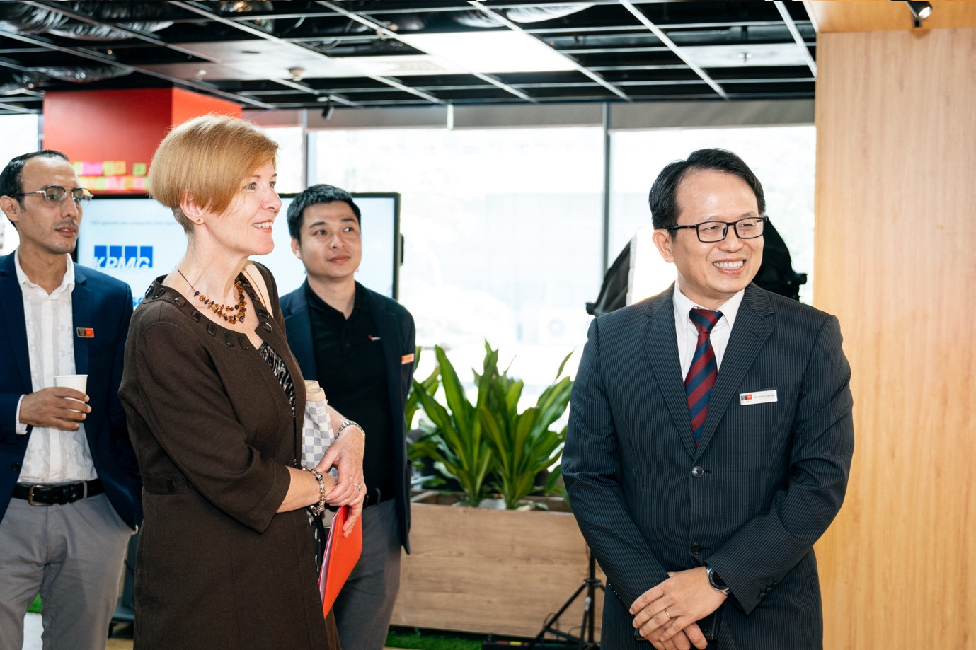 Giáo sư Pascale Quester - Hiệu trưởng Đại học Công nghệ Swinburne Australia thăm Swinburne Việt Nam