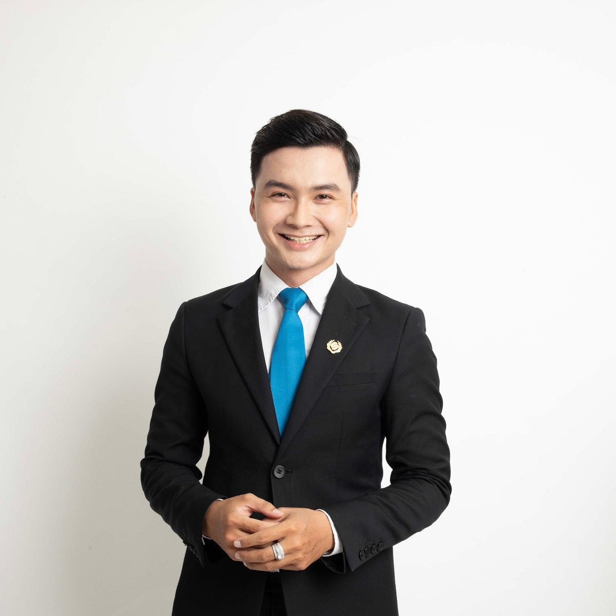 Hữu Tín bén duyên với nghề bất động sản và may mắn được những anh chị đi trước dẫn dắt để đạt được những thành công vượt trội như hôm nay - Ảnh do NVCC