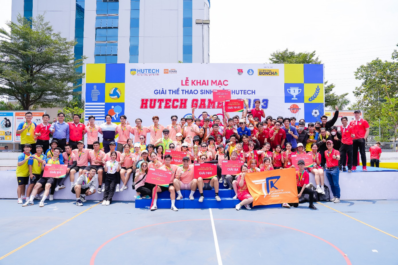 Sinh viên có thể tham gia HUTECH Games với vai trò tổ chức để phát triển kỹ năng, bản lĩnh của những nhà quản lý thể thao chuyên nghiệp Sinh viên có thể tham gia HUTECH Games với vai trò tổ chức để phát triển kỹ năng, bản lĩnh của những nhà quản lý thể thao chuyên nghiệp