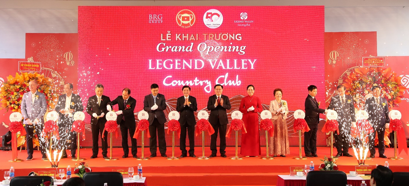 Lễ cắt băng khánh thành Khu phức hợp Thể thao và du lịch Legend Valley Country Club tại xã Tượng Lĩnh, huyện Kim Bảng, tỉnh Hà Nam Lễ cắt băng khánh thành Khu phức hợp Thể thao và du lịch Legend Valley Country Club tại xã Tượng Lĩnh, huyện Kim Bảng, tỉnh Hà Nam
