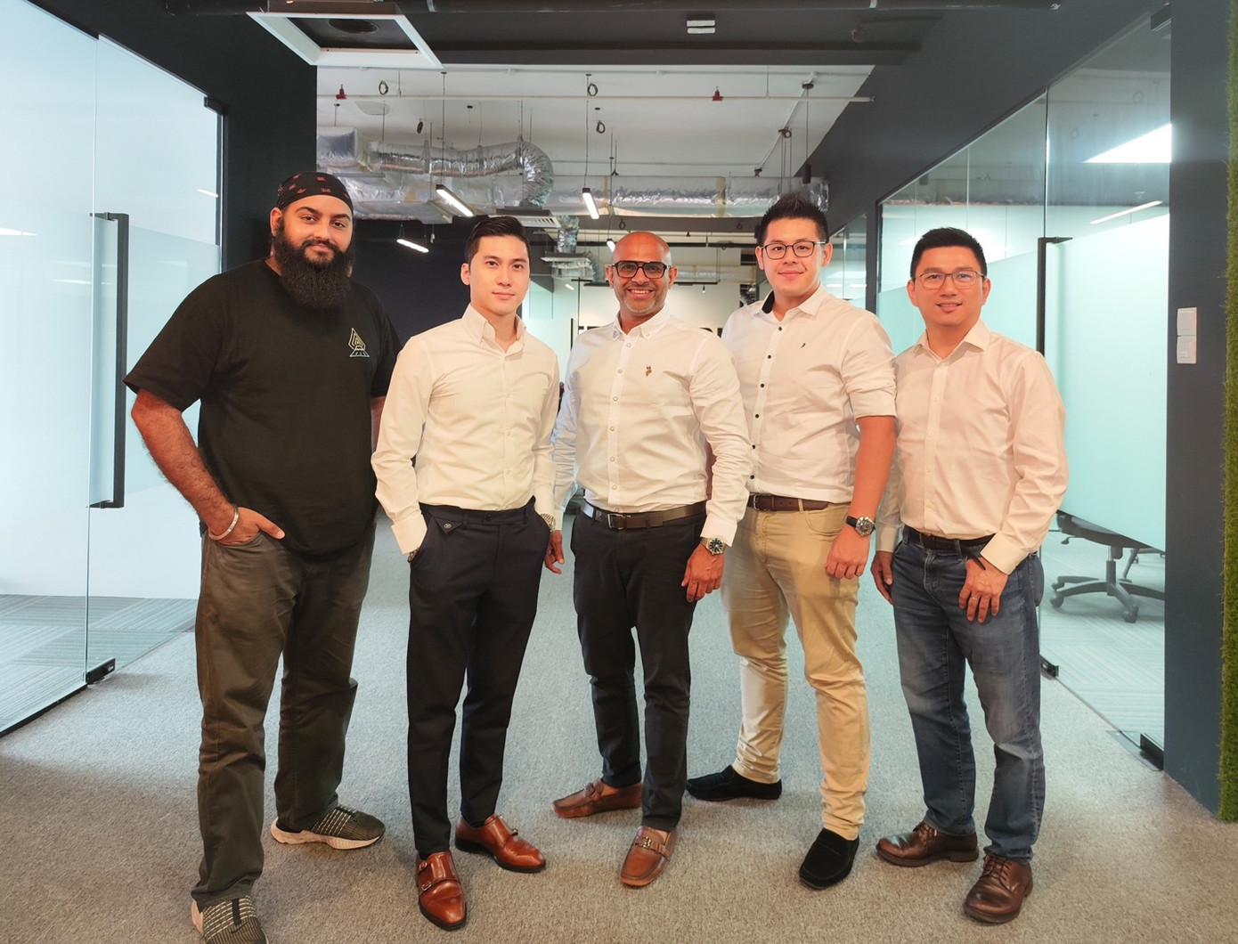 Đội ngũ STAYNEX cùng ECG và các nhà đầu tư từ Dubai & Hồng Kông Đội ngũ STAYNEX cùng ECG và các nhà đầu tư từ Dubai & Hồng Kông